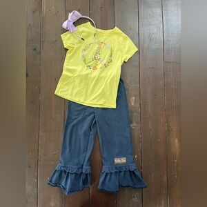 Size 6 Matilda Jane Enchanted Garden Fairhope Big Ruffle pants in navy